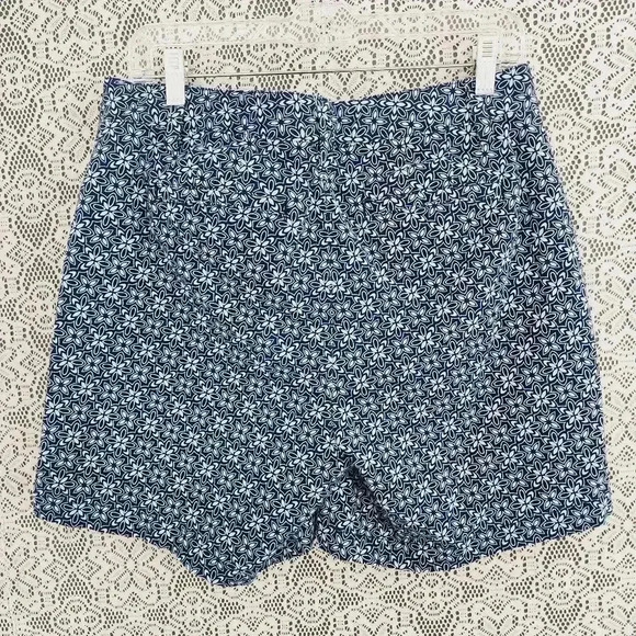 Lands' End pattern women's shorts bermuda 8 - Picture 2 of 7